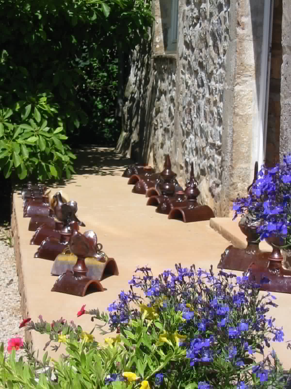 Stoneware roof finials
