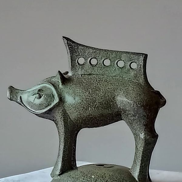 Cochon-lanterne en grès vert